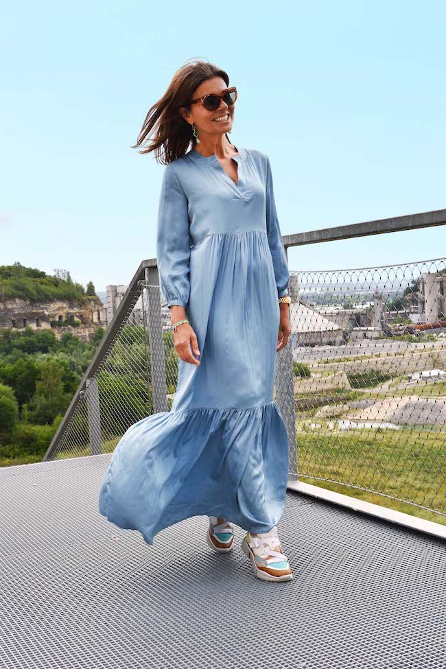 Mucho Gusto kleedje dames licht blauw